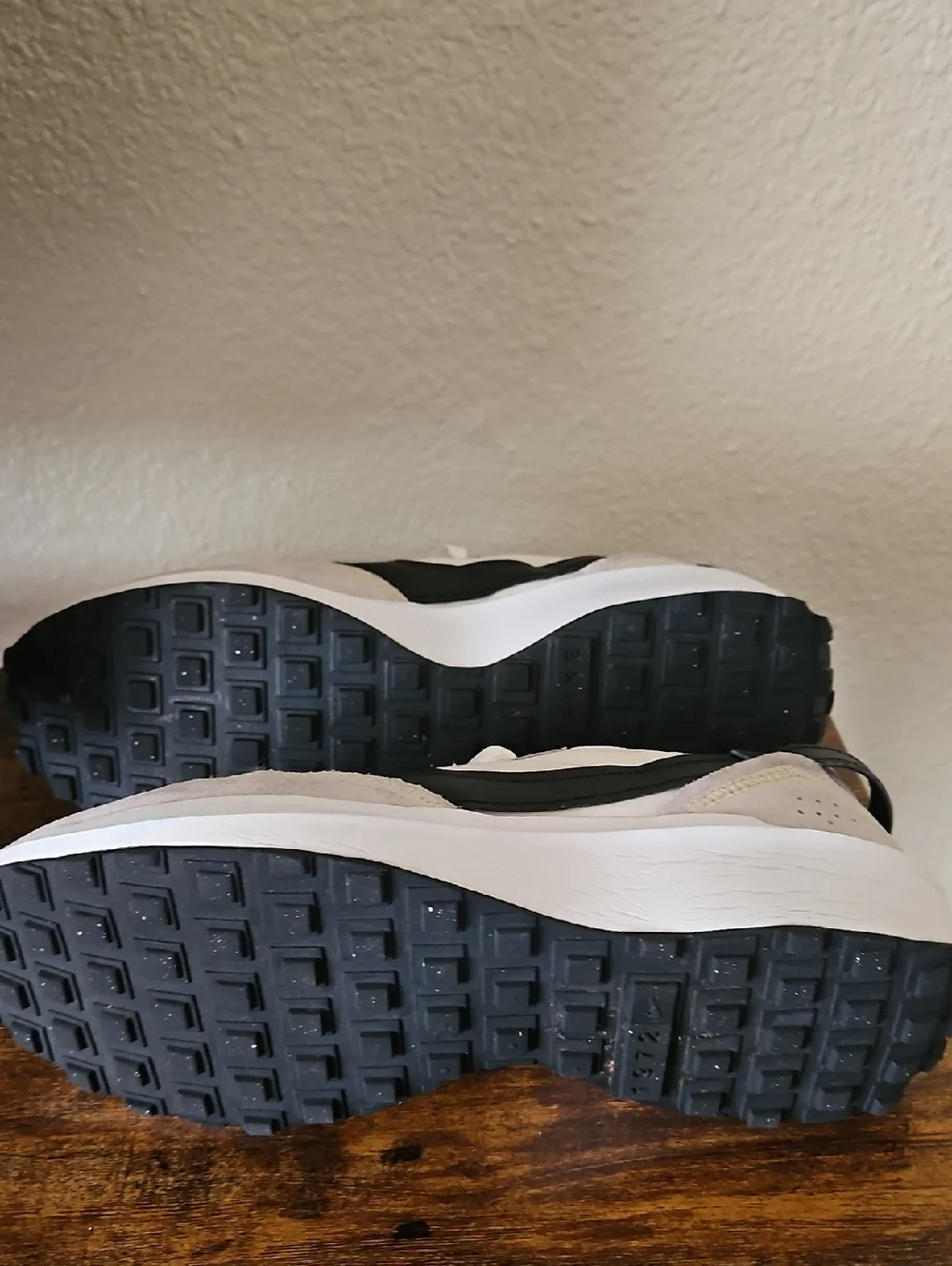 Nike White, Black and Beige Retro Trainer Sneakers